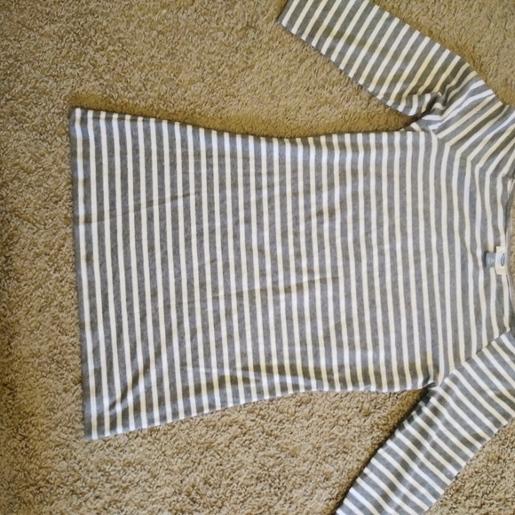 Old Navy off-the-shoulder top NWOT MT - Picture 2 of 3